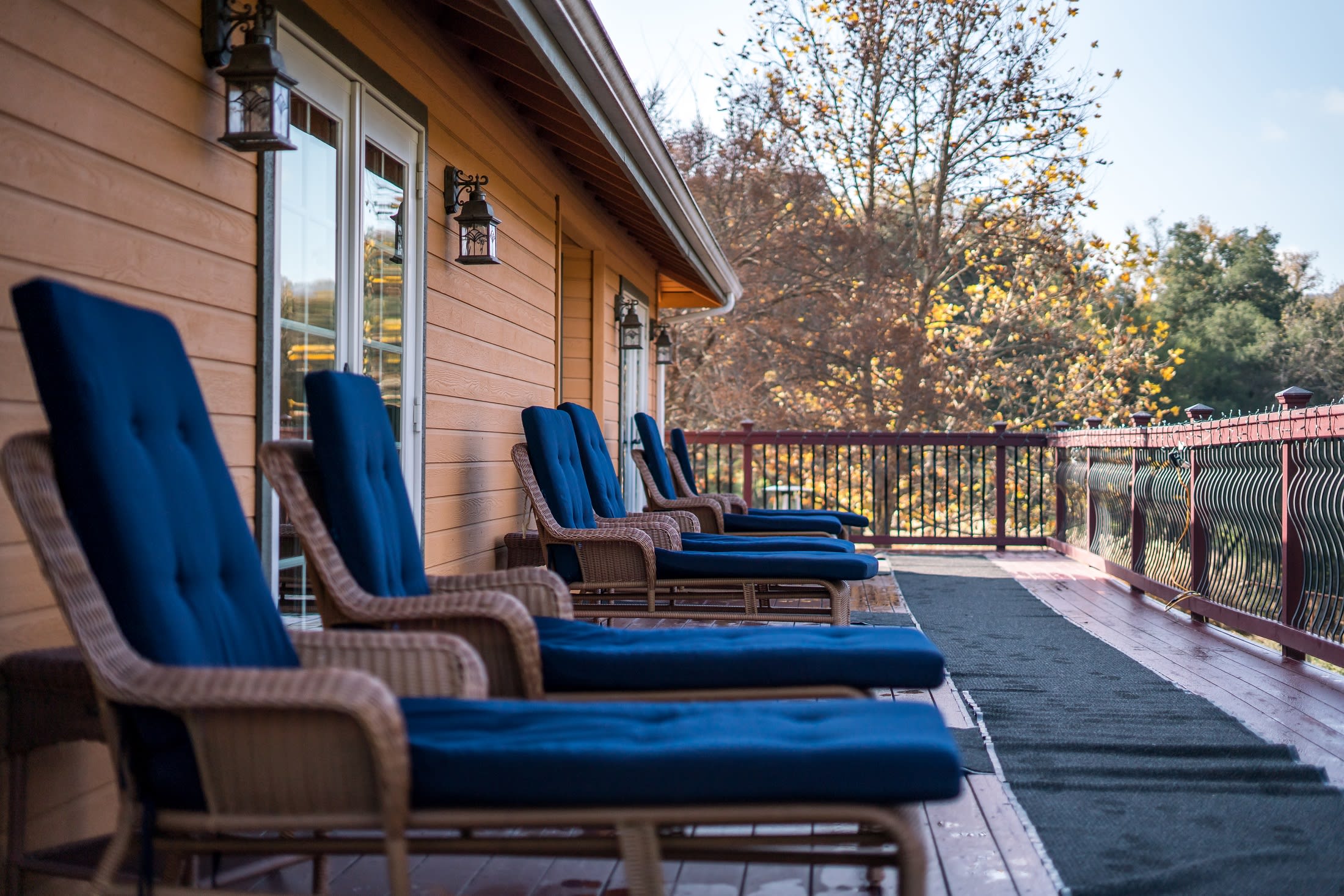 pyikt6pzemcnqojzhtca Blue lounge chairs on the deck